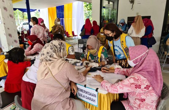 Lions work at a diabetes screening event